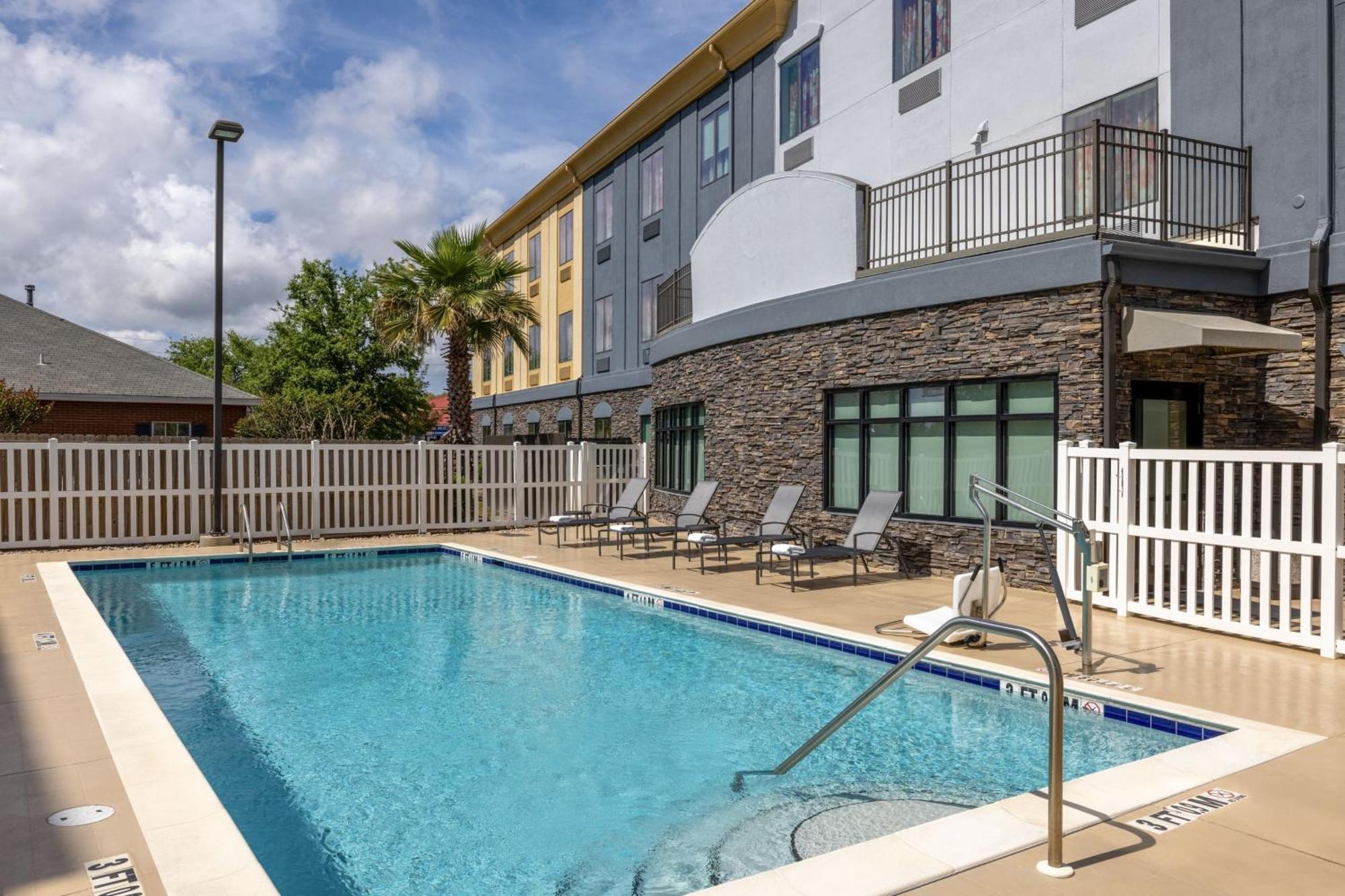 Fairfield Inn & Suites By Marriott Fort Walton Beach Hurlburt Area Exterior photo